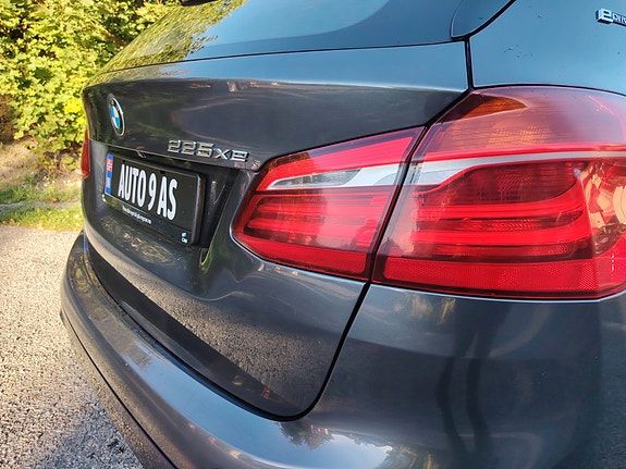 BMW 225xe 17 of 30