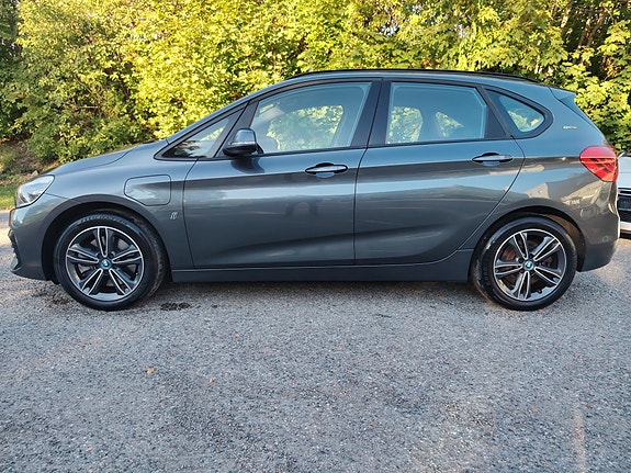 BMW 225xe 6 of 30