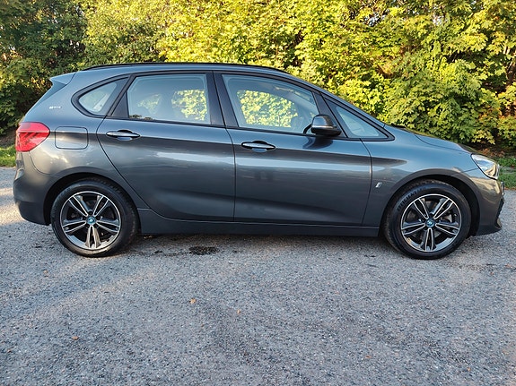BMW 225xe 13 of 30