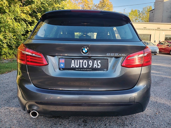 BMW 225xe 10 of 30