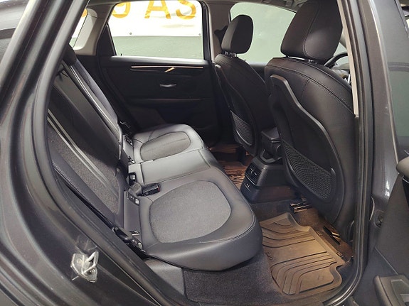 BMW 225xe 25 of 30