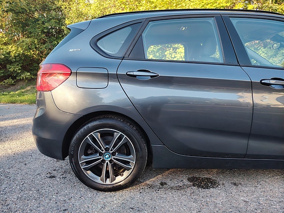 BMW 225xe 16 of 30