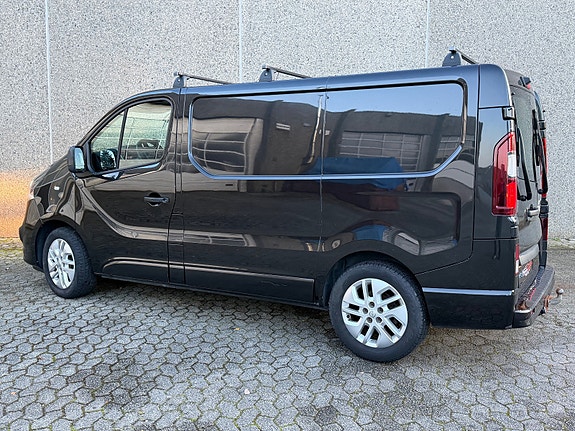 Opel Vivaro 19 of 30