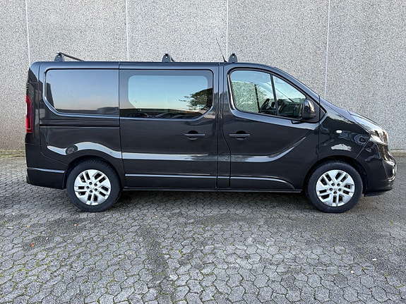 Opel Vivaro 7 of 30
