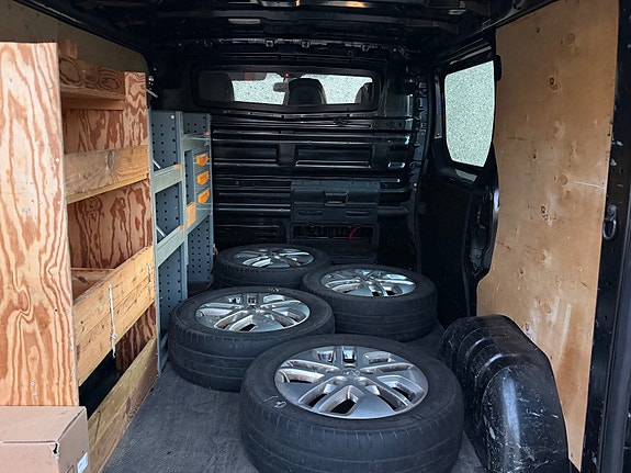 Opel Vivaro 12 of 30