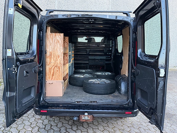 Opel Vivaro 9 of 30