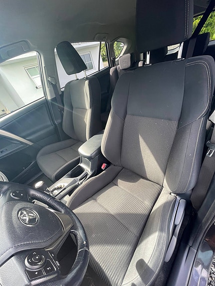 Toyota RAV4 14 of 17