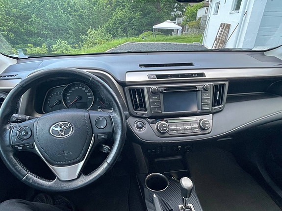 Toyota RAV4 13 of 17