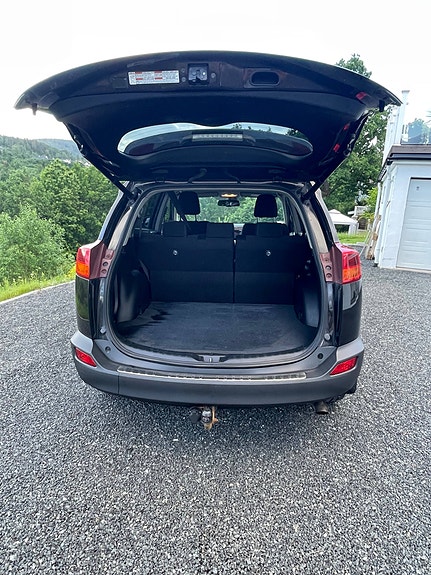 Toyota RAV4 17 of 17