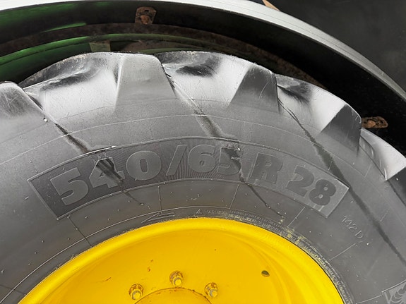 John Deere 6150 R 30 of 30