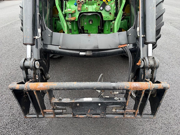John Deere 6150 R 28 of 30