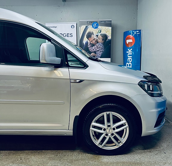 Volkswagen Caddy Maxi 10 of 26