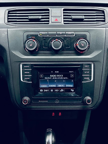 Volkswagen Caddy Maxi 18 of 26