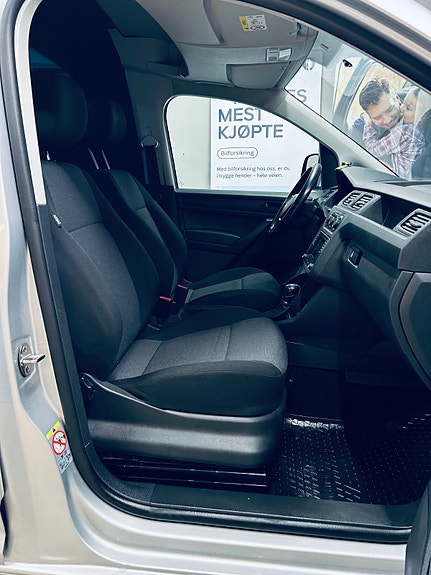 Volkswagen Caddy Maxi 11 of 26
