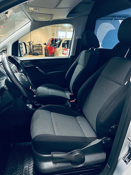 Volkswagen Caddy Maxi 15 of 26