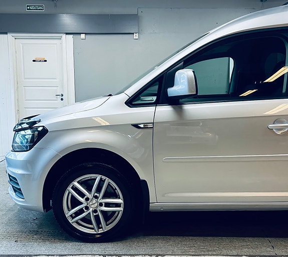 Volkswagen Caddy Maxi 4 of 26