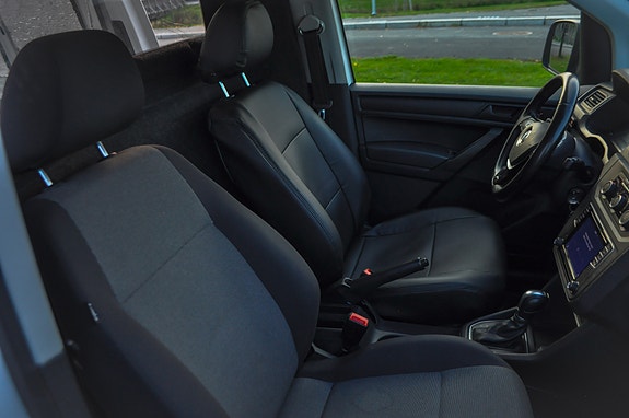 Volkswagen Caddy Maxi 28 of 30