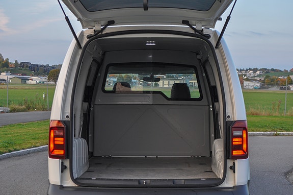 Volkswagen Caddy Maxi 16 of 30