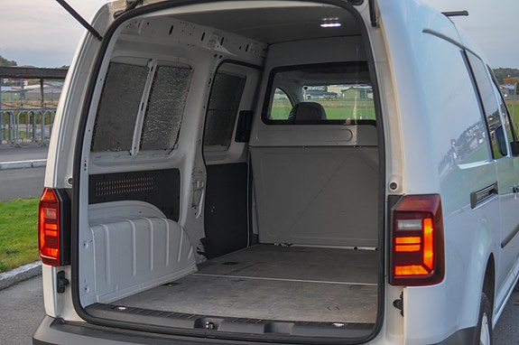 Volkswagen Caddy Maxi 17 of 30