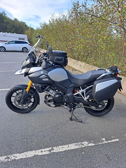 Suzuki DL 1000 V-Strom 8 of 18