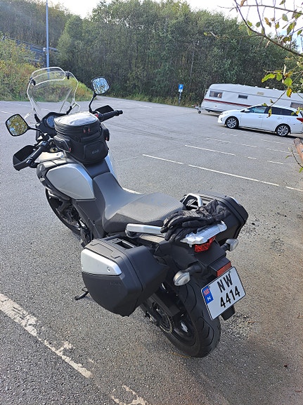Suzuki DL 1000 V-Strom 12 of 18