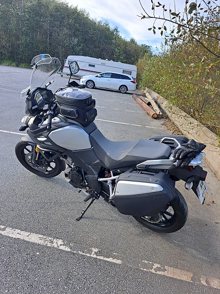 Suzuki DL 1000 V-Strom 13 of 18