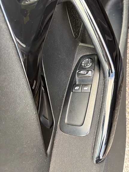 Peugeot 208 10 of 22