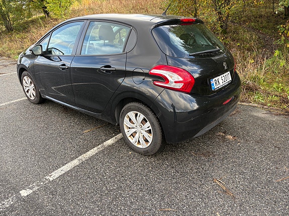 Peugeot 208 7 of 22