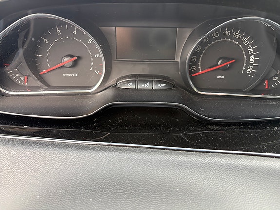 Peugeot 208 17 of 22