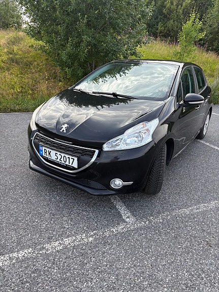 Peugeot 208 2 of 22
