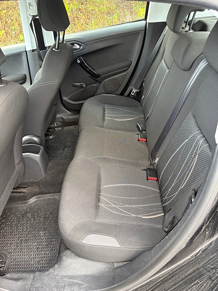 Peugeot 208 9 of 22