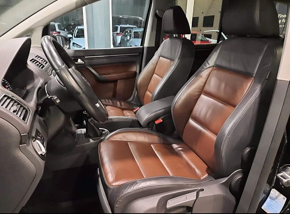 Volkswagen Touran 8 of 19