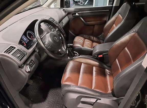 Volkswagen Touran 2 of 19