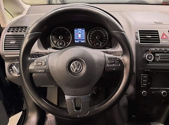 Volkswagen Touran 10 of 19