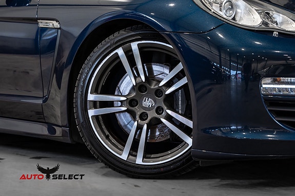 Porsche Panamera 3 of 30