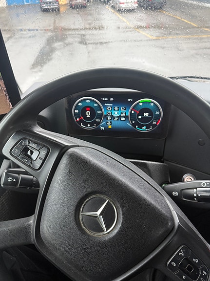 Mercedes-Benz 3246 6 of 15