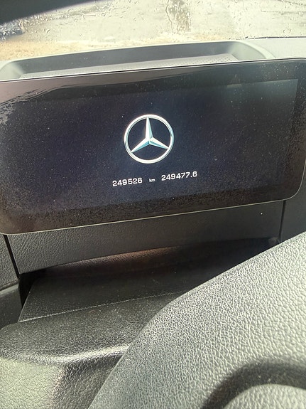 Mercedes-Benz 3246 8 of 15