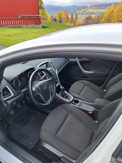Opel Astra 11 of 12