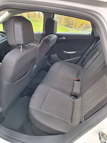 Opel Astra 7 of 12