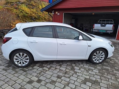 Opel Astra 4 of 12