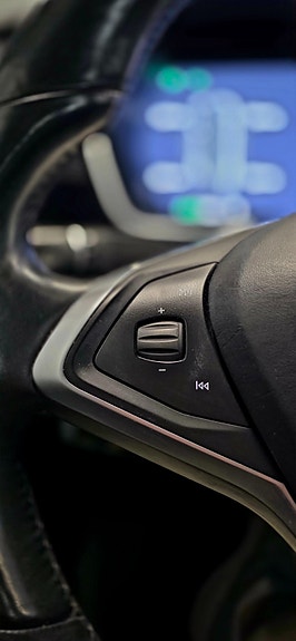 Tesla Model S 26 of 30