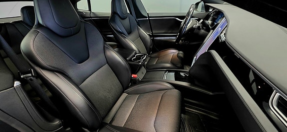Tesla Model S 18 of 30