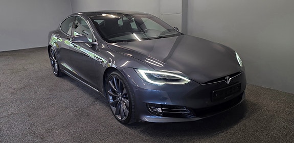 Tesla Model S 11 of 30