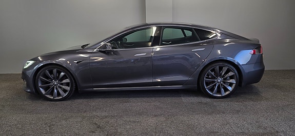 Tesla Model S 3 of 30