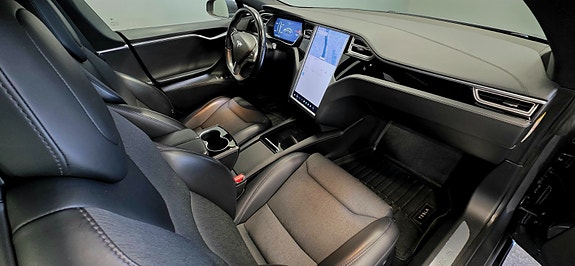 Tesla Model S 17 of 30