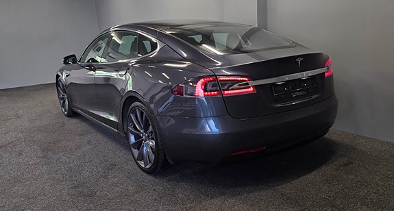 Tesla Model S 5 of 30