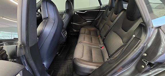 Tesla Model S 10 of 30