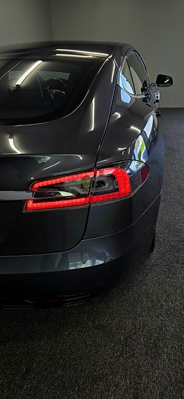Tesla Model S 23 of 30