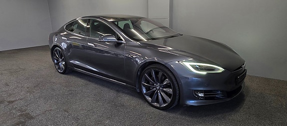 Tesla Model S 12 of 30
