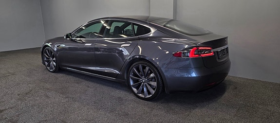 Tesla Model S 4 of 30